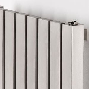 Kare E Paslanmaz Dizayn Radyatör 600 X 490 - PARLAK